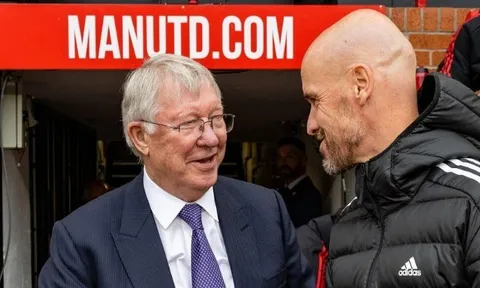 Ten Hag đã làm 1 việc khiến Sir Alex hài lòng