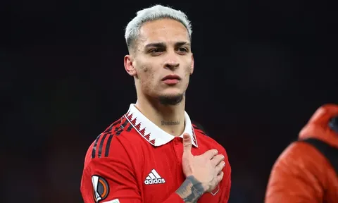 Ten Hag đặt ra thử thách cho Antony