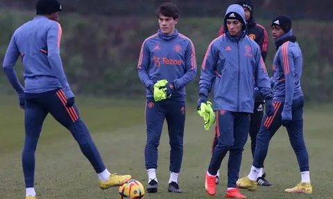 Ten Hag hứa hẹn cho 'người thừa' của M.U cơ hội trên hàng công