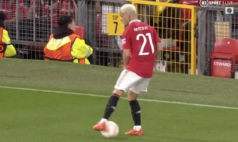 Ten Hag lên tiếng cảnh cáo Antony