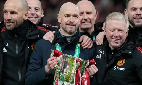 Tâm thư xúc động của Erik ten Hag sau khi M.U lên đỉnh Carabao Cup