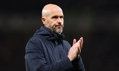 Ten Hag phàn nàn, VAR có sự thay đổi