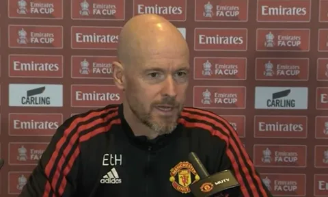 Ten Hag 'quay xe' với Martial