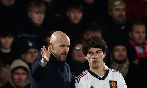 Ten Hag ra quyết định gây sốc với Antony
