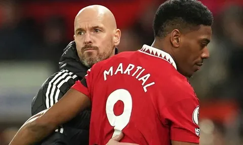 Ten Hag thay đổi kế hoạch với Martial