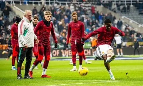 Ten Hag thực hiện 4 thay đổi, Man United ra sân với đội hình nào đấu Chelsea?