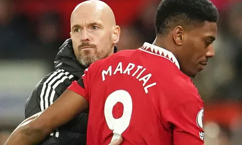 Ten Hag tống khứ Martial, ông chủ MU có động thái bất ngờ