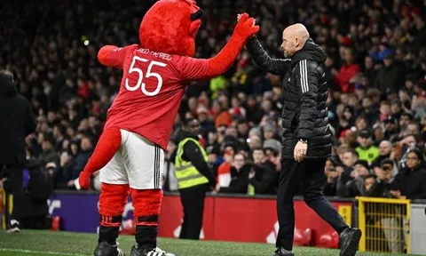Ten Hag trả lời khi được hỏi về Wout Weghorst