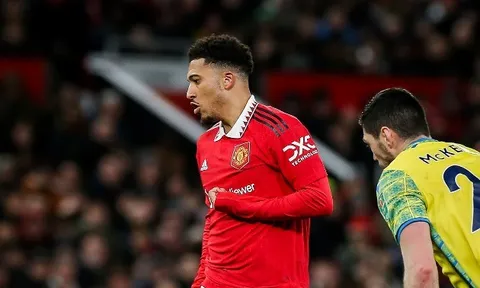 Ten Hag úp mở vị trí mới cho Jadon Sancho