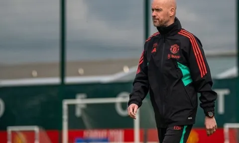 Ten Hag vừa gửi thông điệp quan trọng đến chủ mới của Man Utd