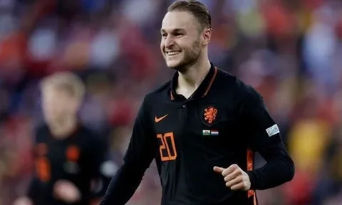Liverpool chèo kéo đồng đội của Gakpo, Van Dijk