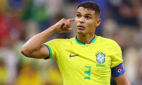 Thiago Silva đáp trả HLV tuyển Serbia