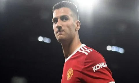 Fan Arsenal cư xử tệ hại, Diogo Dalot hành động đẳng cấp