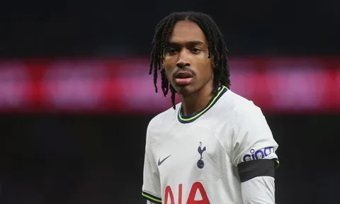 "Thảm hoạ của Conte" quyết bám trụ tại Tottenham