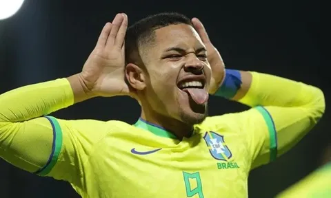 Thần đồng Brazil báo tin mừng cho Man Utd