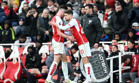 Thắng dễ Palace nhưng Arsenal vẫn lo lắng vì Rice