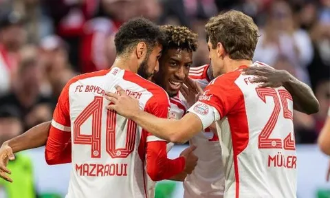 Thắng dễ SC Freiburg, Bayern vẫn kém Leverkusen 2 điểm