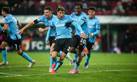 Thắng nghẹt thở Augsburg, Leverkusen tái lập khoảng cách 4 điểm với Bayern