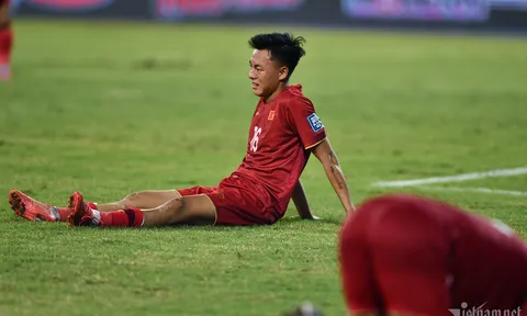 Thay 5 người sau hơn 60 phút, HLV Troussier nêu rõ nguyên nhân