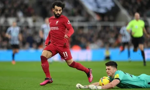 Thấy gì sau trận thua của Newcastle trước Liverpool