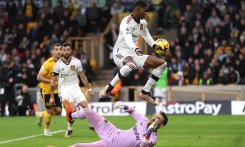 Thay người tài tình, Ten Hag giúp Man Utd chen chân top 4
