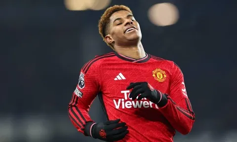 Thi đấu mờ nhạt, cổ động viên 'ghim' chặt Rashford