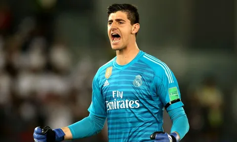 Courtois lên tiếng, tiết lộ mối quan hệ thực sự với "kẻ thất sủng Real"