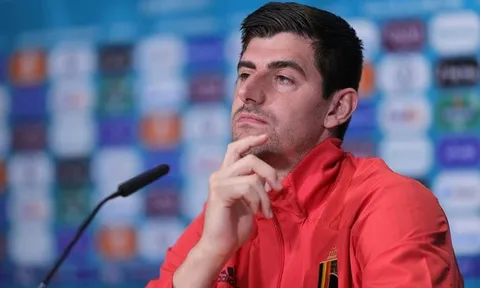 Bỉ 'rối như tơ vò', Courtois ngầm tuyên chiến De Bruyne