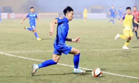 'Thiếu gia' V-League phá vỡ im lặng về thương vụ chiêu mộ Đình Bắc