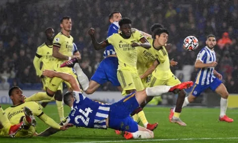 Thoát hiểm phút chót, Arsenal níu kéo hy vọng hồi sinh