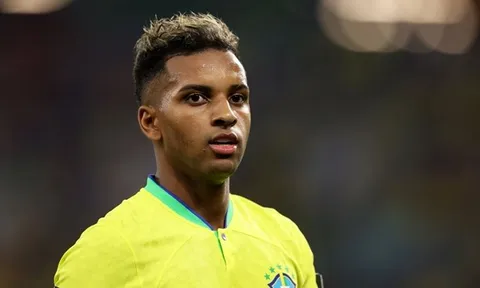 Thời của Rodrygo ở tuyển Brazil đã tới