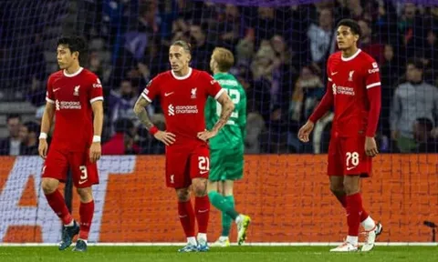 Thua 3 bàn, điểm yếu chí mạng của Liverpool xuất hiện