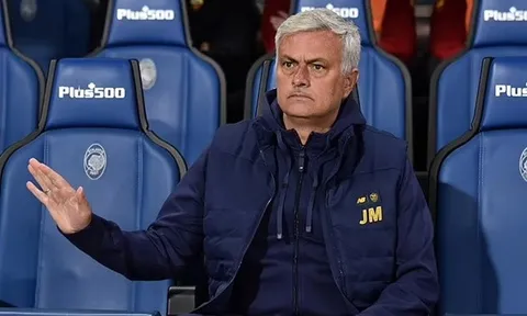 Thua bẽ mặt khiến Mourinho và học trò văng khỏi top 4