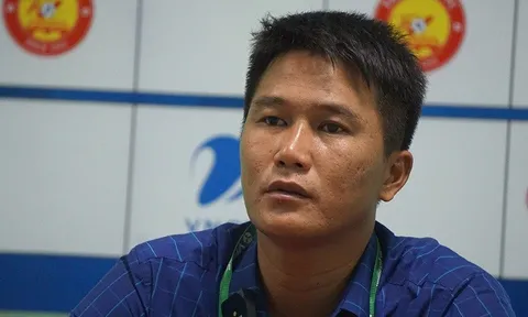 Thua Hà Nội, trợ lý Thanh Hóa bức xúc vì trọng tài