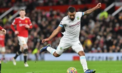 Thua Man United, HLV đối thủ bực bội với 2 pha bóng