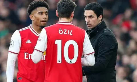 Thua tới 11 điểm, Arsenal có thể lọt vào top 4?