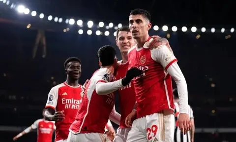 Thua trận, Eddie Howe nhận xét về sức mạnh của Arsenal