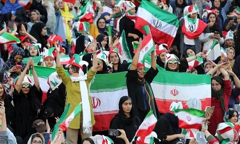 Phụ nữ Iran sẽ được đến sân xem bóng