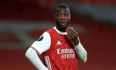 Thương vụ Walcott và Iwobi có thể là gợi ý cho Arsenal bán Pepe?