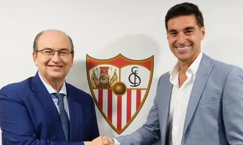 Thuyền trưởng mới dẫn dắt vài trận, Sevilla lại rục rịch thay tướng