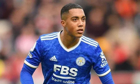 Arsenal dẫn đầu cuộc đua giành tiền vệ 0 đồng Premier League