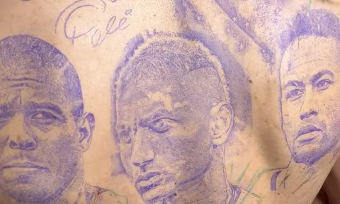 Tiền đạo Brazil xăm hình Neymar, Ronaldo trên lưng