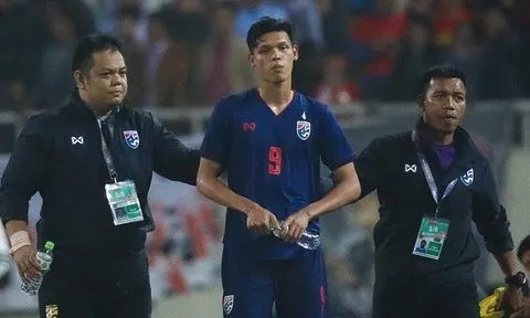 Tiền đạo Thái Lan bị ám ảnh vì đấm Đình Trọng