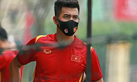 Tiến Linh cạnh tranh với Mitoma ở Quả bóng vàng châu Á