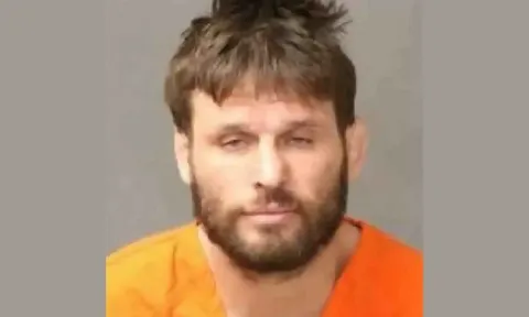 Võ sĩ kỳ cựu UFC Tim Means vướng vòng lao lý vì cáo buộc bạo hành con gái ruột