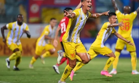 CAHN gục ngã tại Siêu Cúp quốc gia; Cầu thủ Việt kiều bị 'bỏ rơi' cập bến V-League