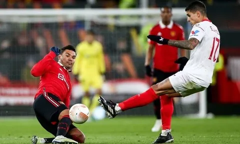 Tình huống Casemiro hét toáng khiến CĐV Man Utd phẫn nộ
