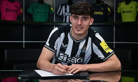 CHÍNH THỨC! Newcastle United chiêu mộ tân binh thứ 3