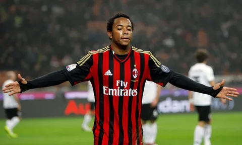 Tòa án Brazil muốn tống giam Robinho