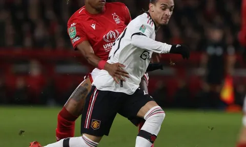 Tỏa sáng trước M.U, tân binh EPL vượt trội hơn Casemiro và Eriksen